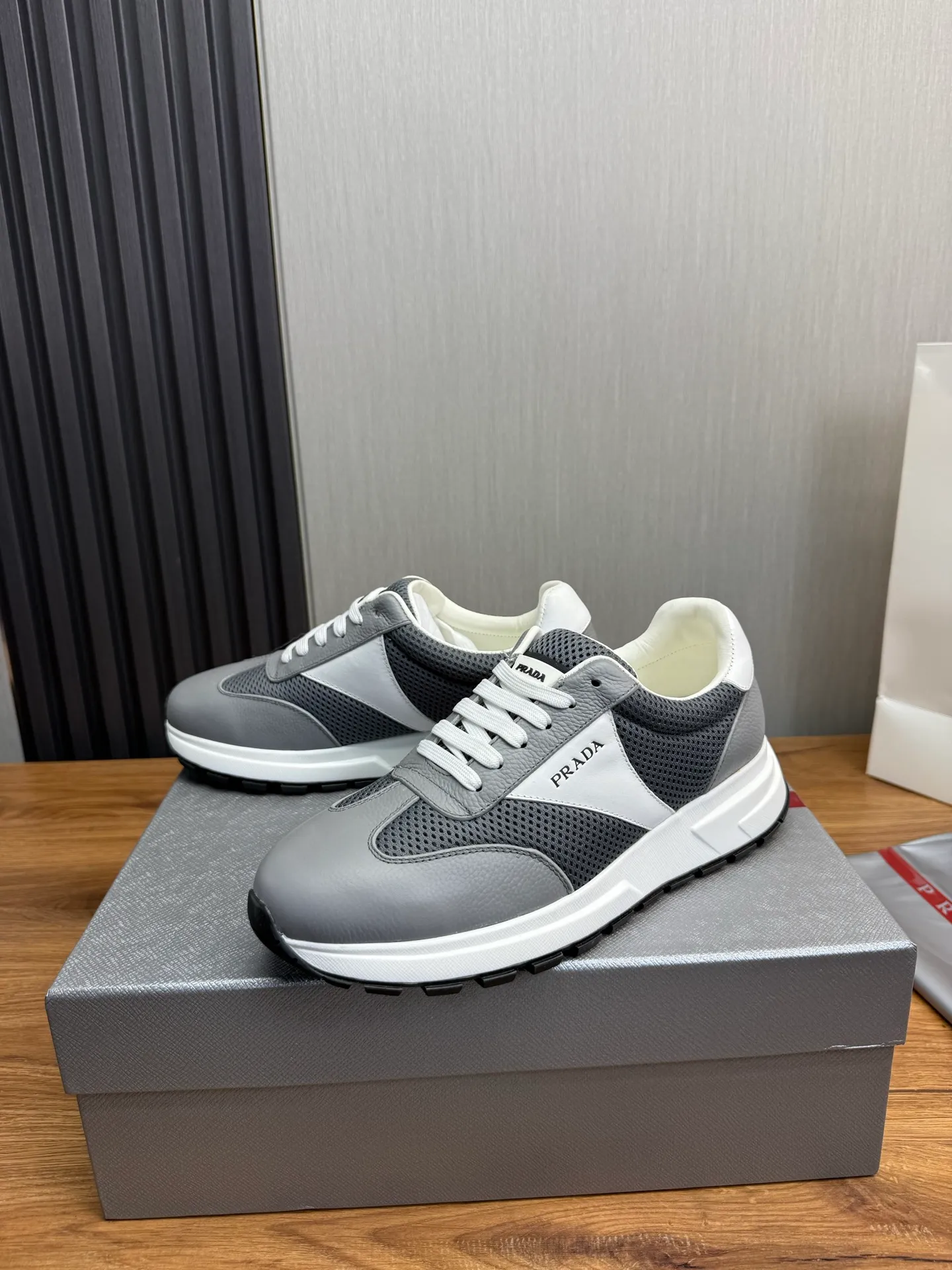 Men's shoes 💰560💰 [PRADA] Hot-selling men's shoes shipped 👏Official website synchronized ⬆️ Original cowhide fabric + cowhide lining, cowhide feet 🐮 1:1 shipment ✔️Original original bottom, 38-45 (45. Customized, non-refundable)